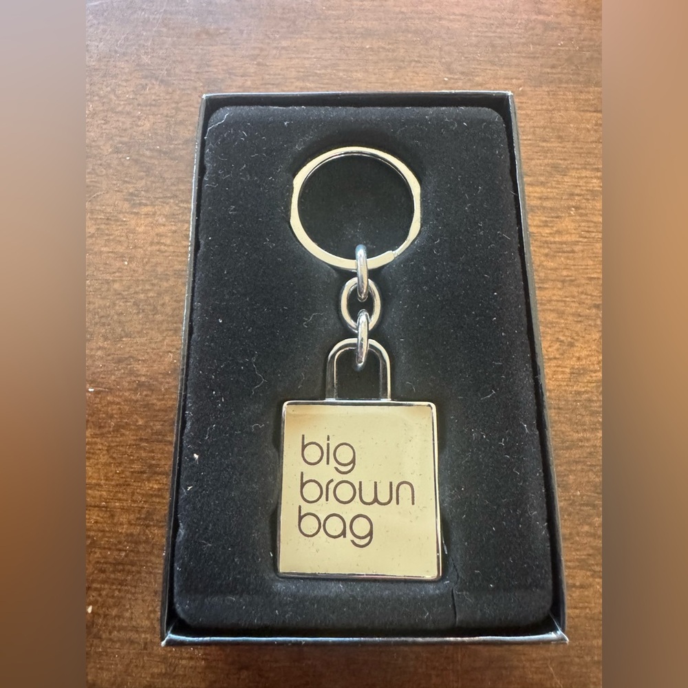 Big Brown Bag Bloomingdale's Keychain Charm NEW IN BOX Silver Vintage Gift